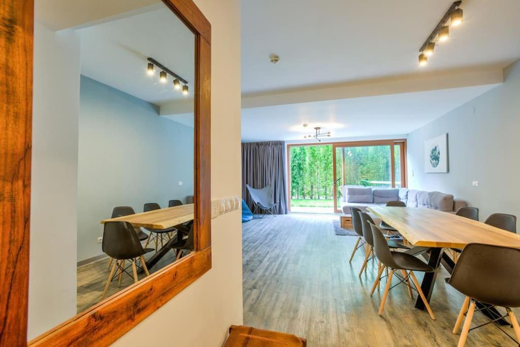 פויאנה ברשוב Splendor 3 Bedroom Flat In Silver Mountain מראה חיצוני תמונה